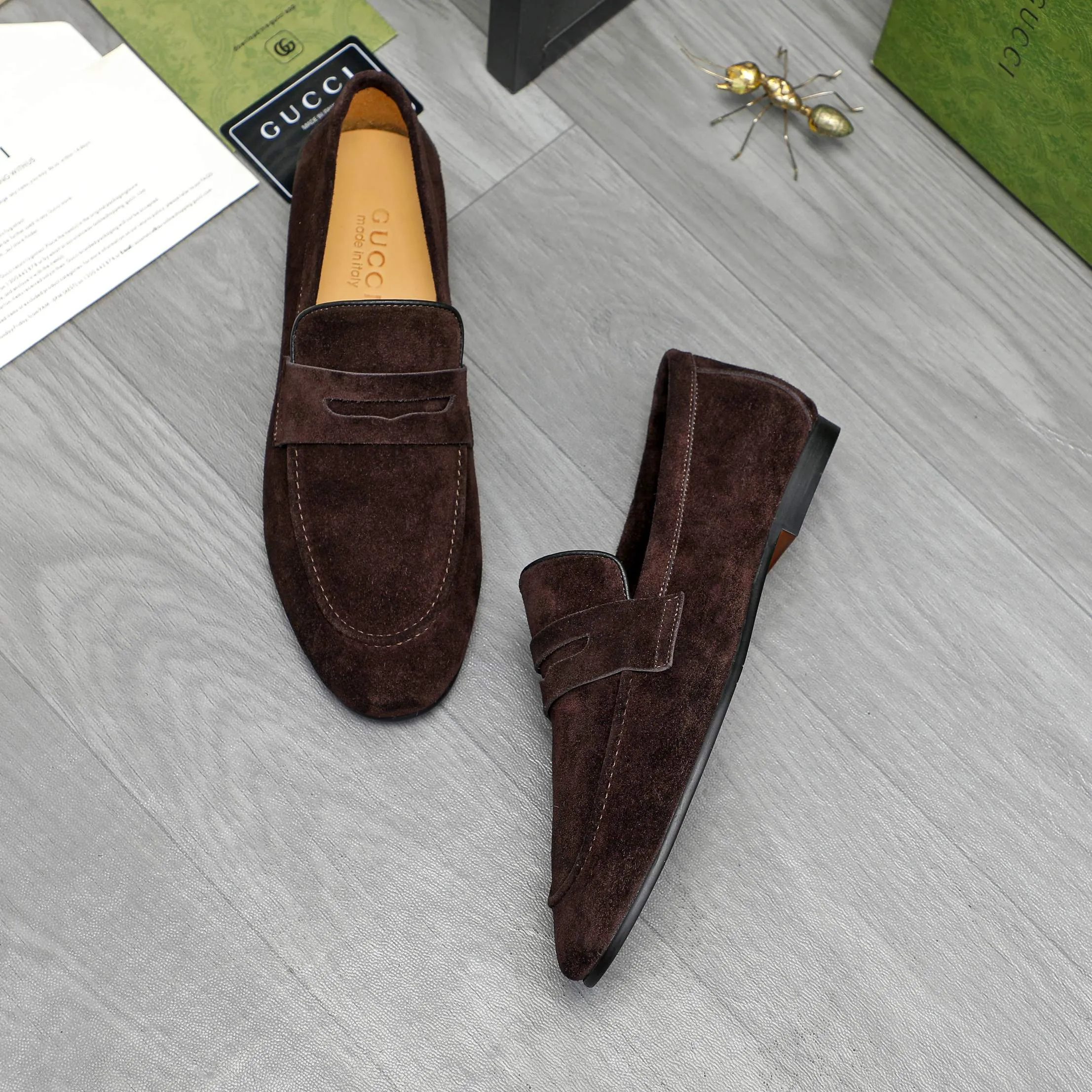 Men's shoes 💰p400 Product trademark: GUCCI "Gucci" business casual leather shoes Regular size: 38-46 (38.45.46 custom-made, non-returnable) Product materials: Selected suede cowhide upper, cowhide lining, original rubber outsole
